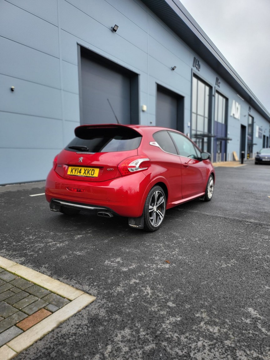 Used Peugeot 208 2014 for sale - 77802662: Photo 9