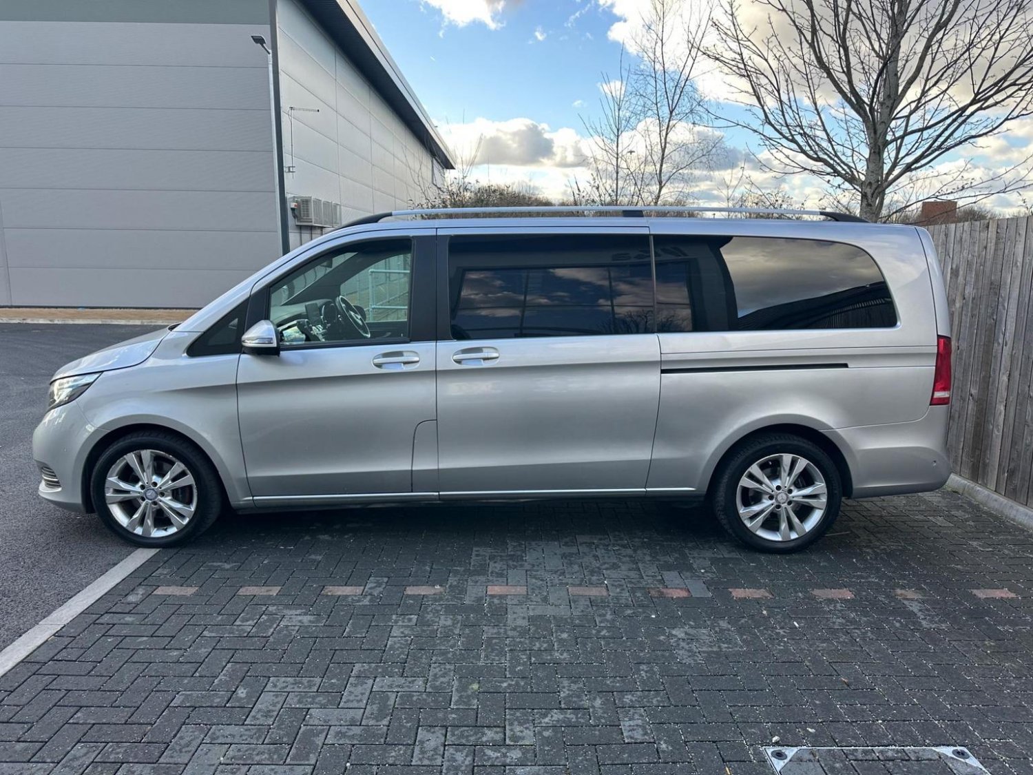 Used Mercedes-Benz V-Class 2016 for sale - 77626970: Photo 11