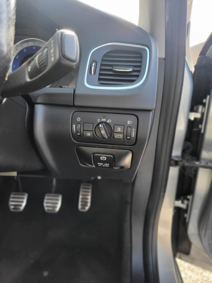 Used Volvo S60 2012 for sale - 78145807: Photo 10