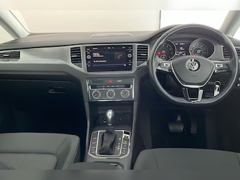 Used Volkswagen Golf SV 2018 for sale - 78847117: Photo