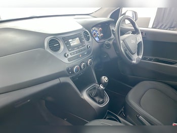 Used Hyundai i10 2018 for sale - 78576552: Photo