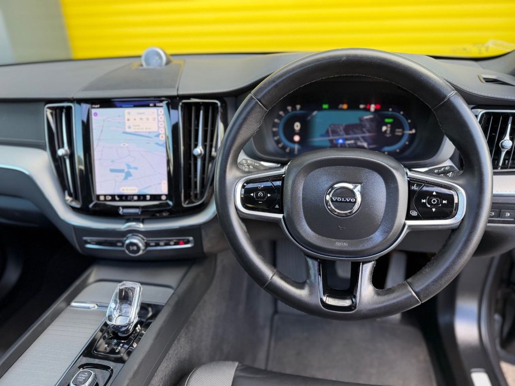 Used Volvo XC60 2023 for sale - 78069140: Photo 2