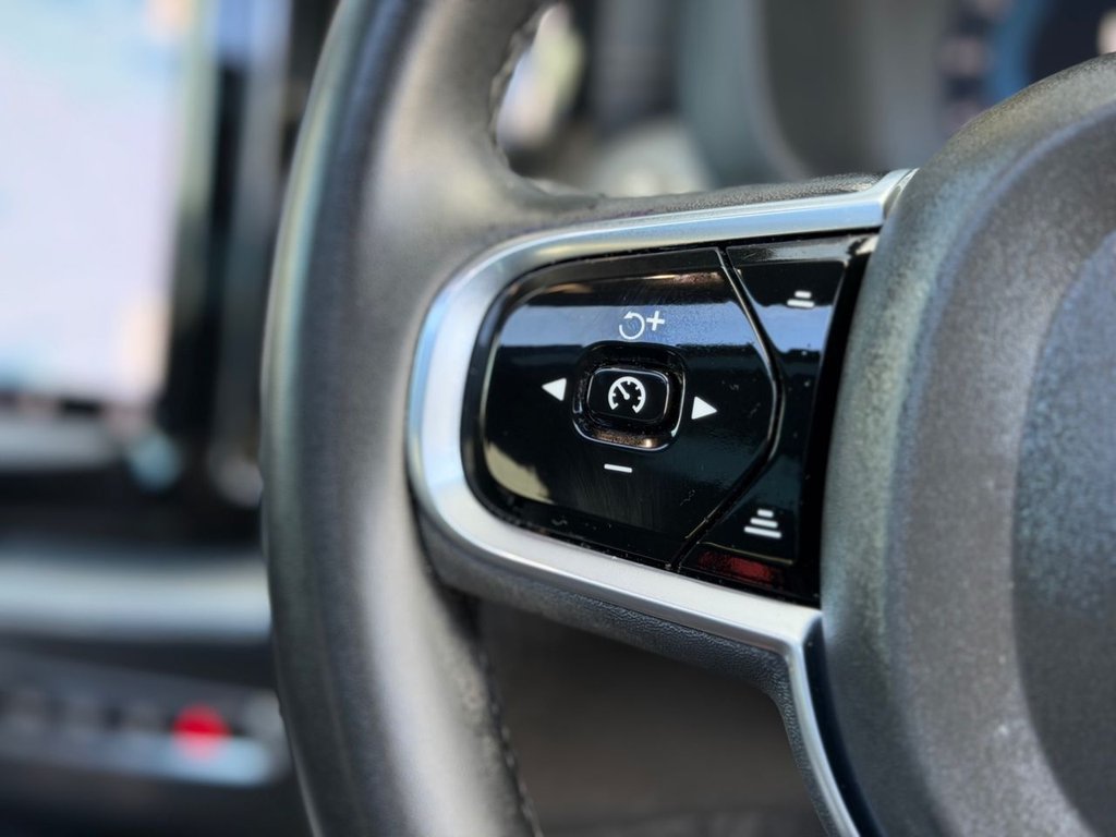 Used Volvo XC60 2023 for sale - 78069140: Photo 30