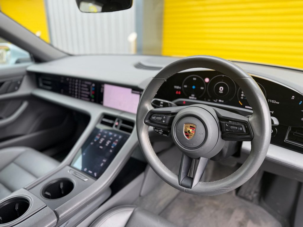 Used Porsche Taycan 2021 for sale - 77991536: Photo 10