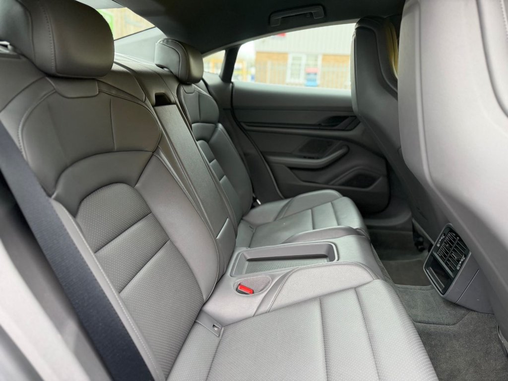 Used Porsche Taycan 2021 for sale - 77991536: Photo 12