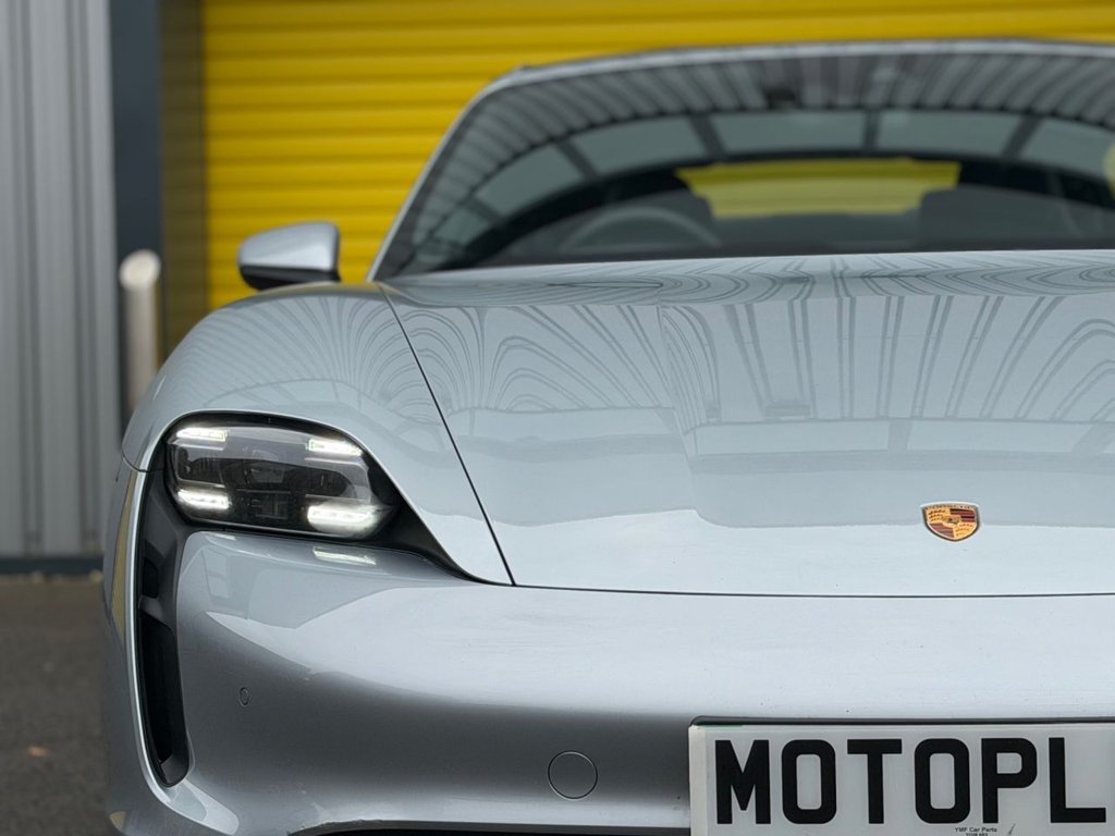 Used Porsche Taycan 2021 for sale - 77991536: Photo 20