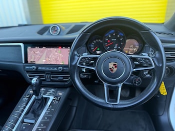 Used Porsche Macan 2020 for sale - 75916752: Photo