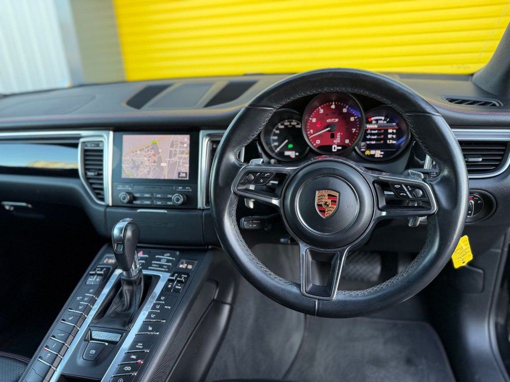 Used Porsche Macan 2018 for sale - 77089427: Photo 2