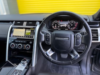 Used Land Rover Discovery 2018 for sale - 79470425: Photo