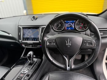 Used Maserati Levante 2017 for sale - 75872330: Photo