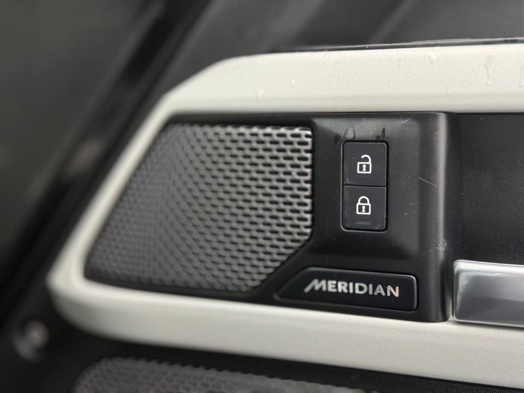 Used Land Rover Defender 2022 for sale - 76021816: Photo 13