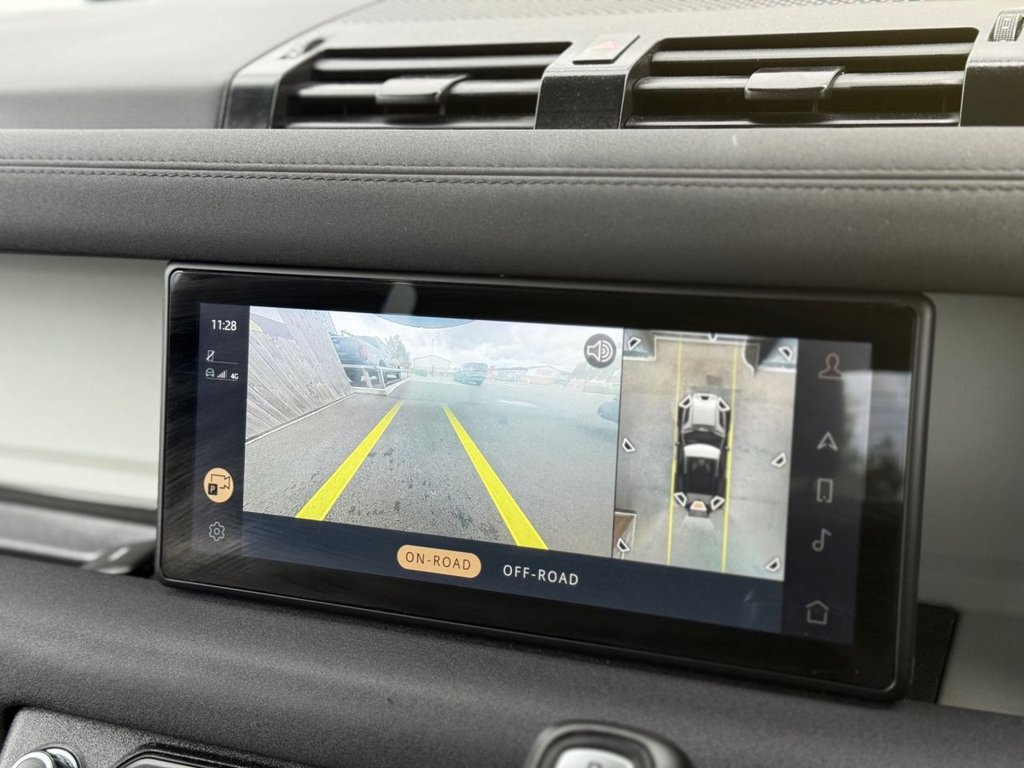 Used Land Rover Defender 2021 for sale - 76345402: Photo 15