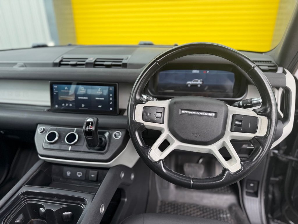 Used Land Rover Defender 2021 for sale - 76345402: Photo 2