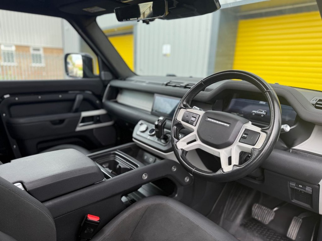 Used Land Rover Defender 2021 for sale - 76345402: Photo 29