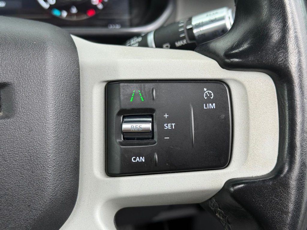 Used Land Rover Defender 2021 for sale - 76345402: Photo 31