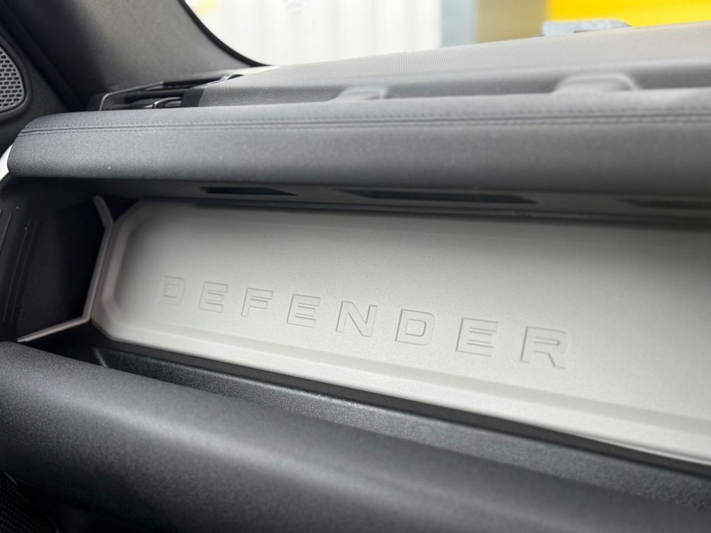 Used Land Rover Defender 2021 for sale - 76345402: Photo 32