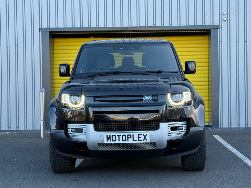 Used Land Rover Defender 2021 for sale - 76345402: Photo 4