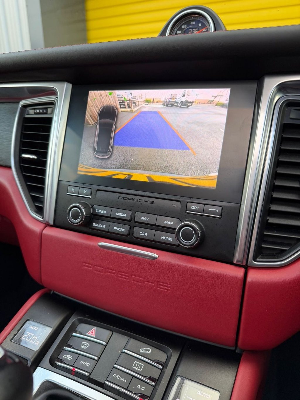 Used Porsche Macan 2018 for sale - 77263918: Photo 11