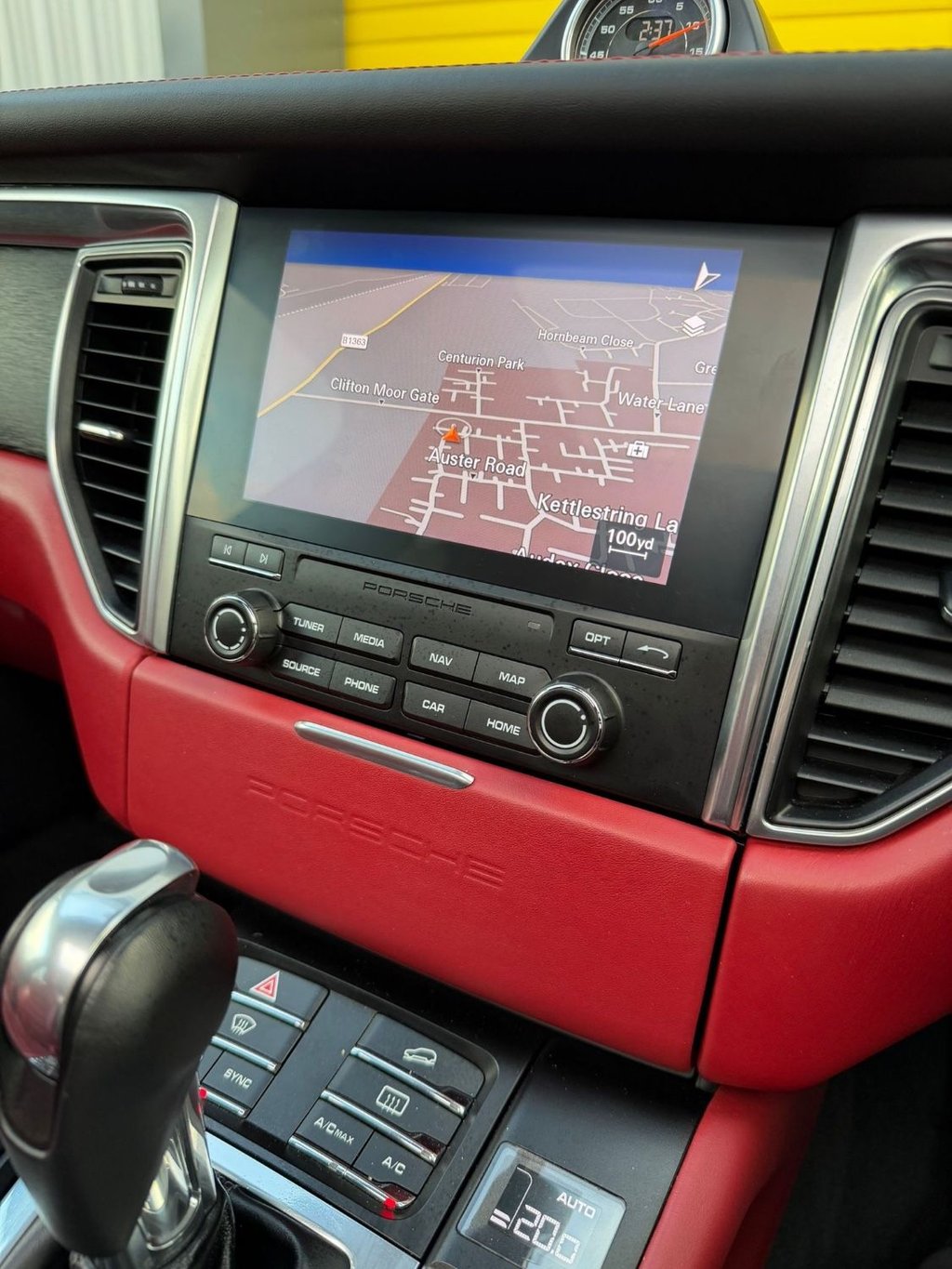 Used Porsche Macan 2018 for sale - 77263918: Photo 12