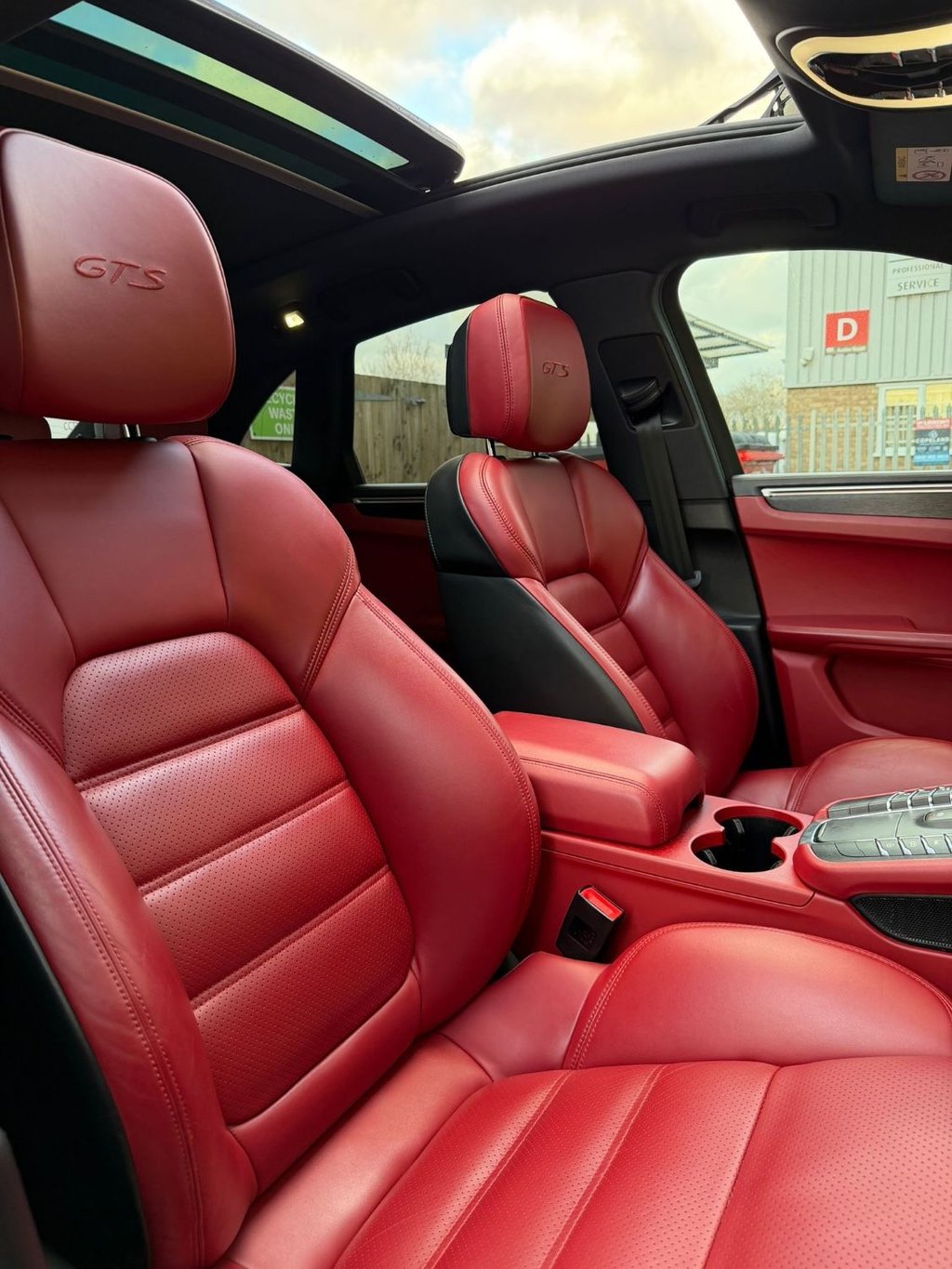 Used Porsche Macan 2018 for sale - 77263918: Photo 13