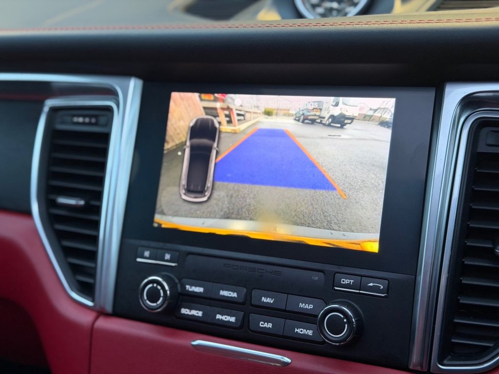 Used Porsche Macan 2018 for sale - 77263918: Photo 19