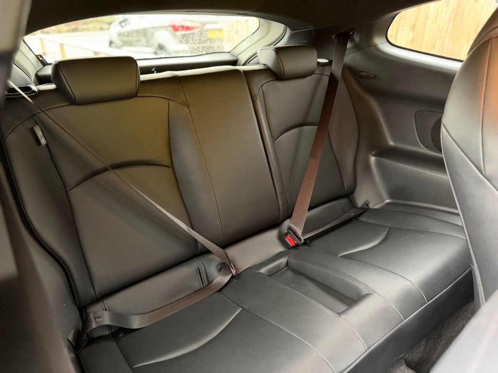 Used Toyota Yaris 2022 for sale - 76604832: Photo 28