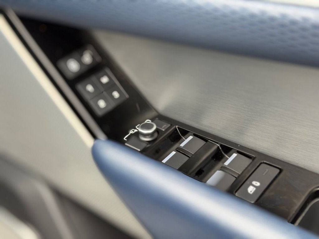 Used Land Rover Range Rover Velar 2017 for sale - 77327940: Photo 28