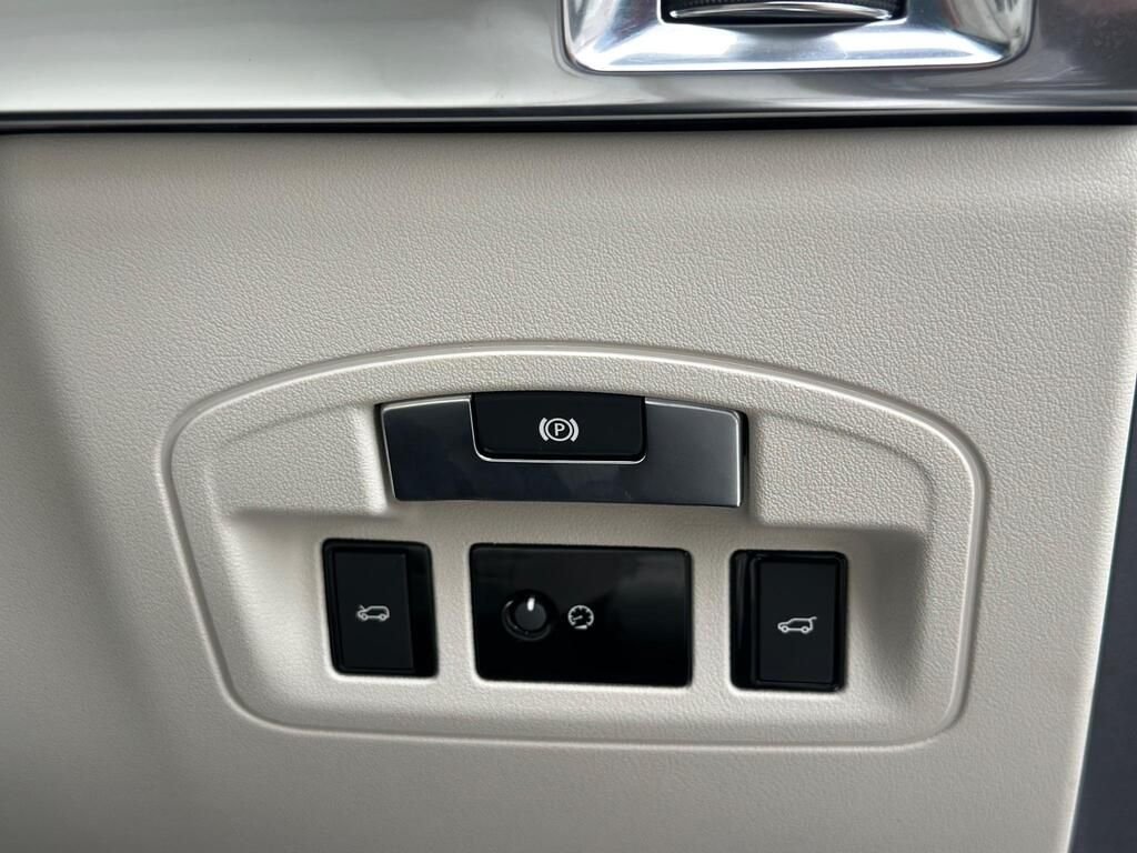 Vehicle 33