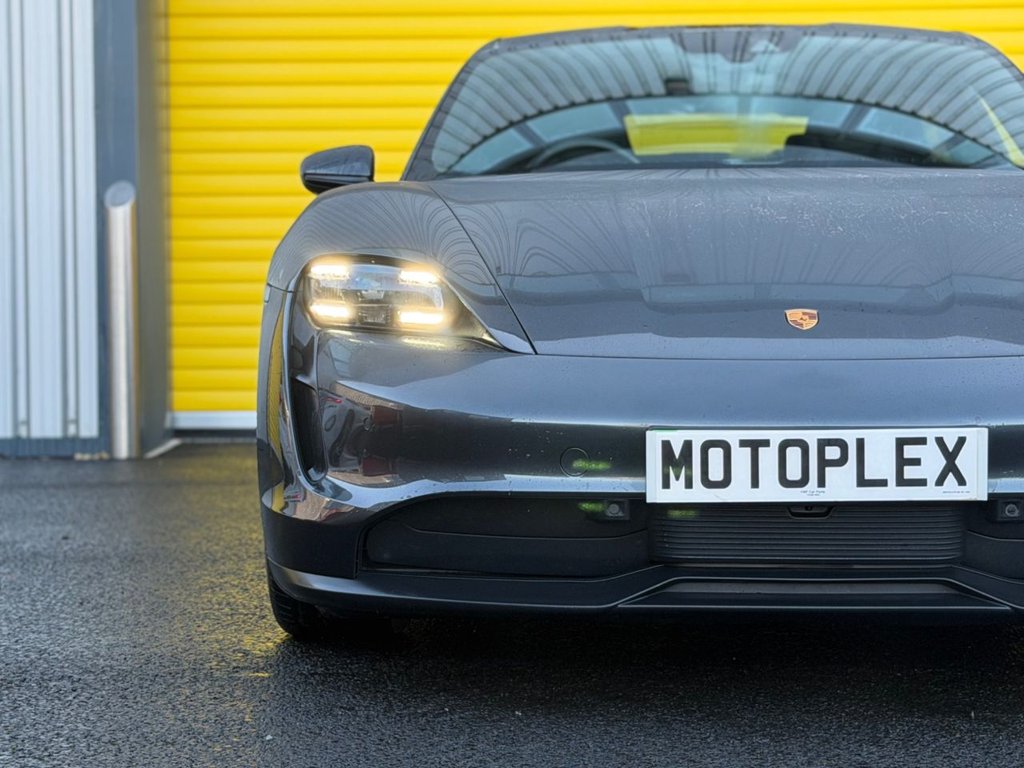 Used Porsche Taycan 2022 for sale - 77139885: Photo 15