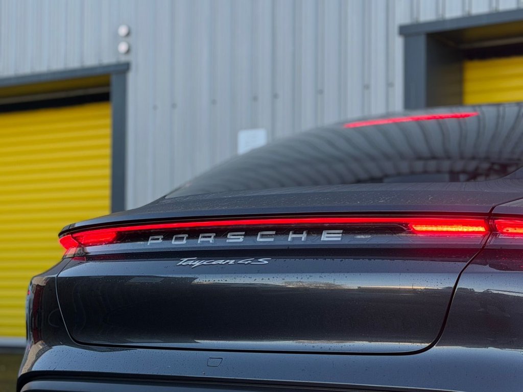 Used Porsche Taycan 2022 for sale - 77139885: Photo 16