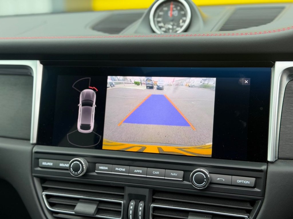 Used Porsche Macan 2020 for sale - 77792304: Photo 17