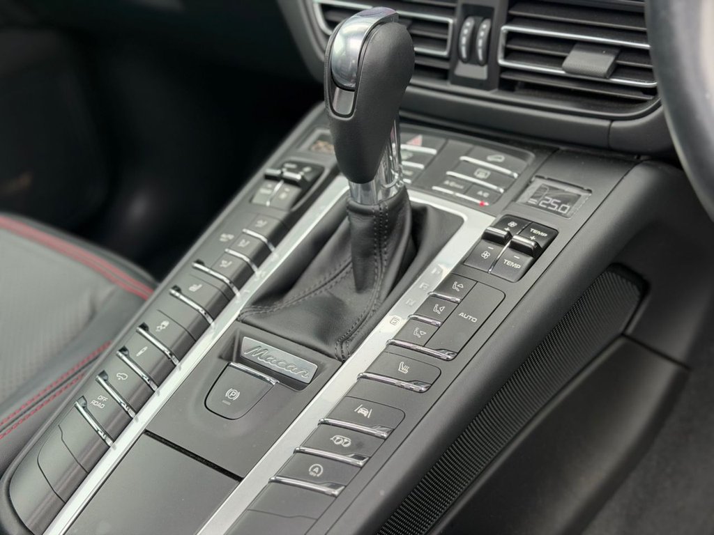 Used Porsche Macan 2020 for sale - 77792304: Photo 19