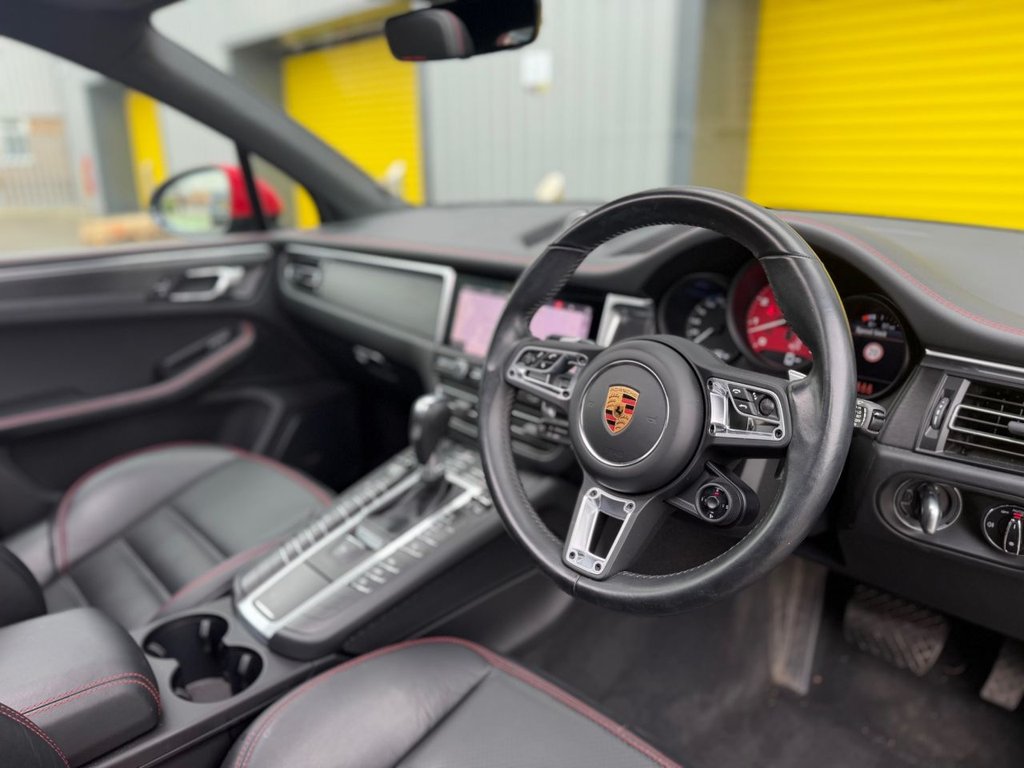 Used Porsche Macan 2020 for sale - 77792304: Photo 24