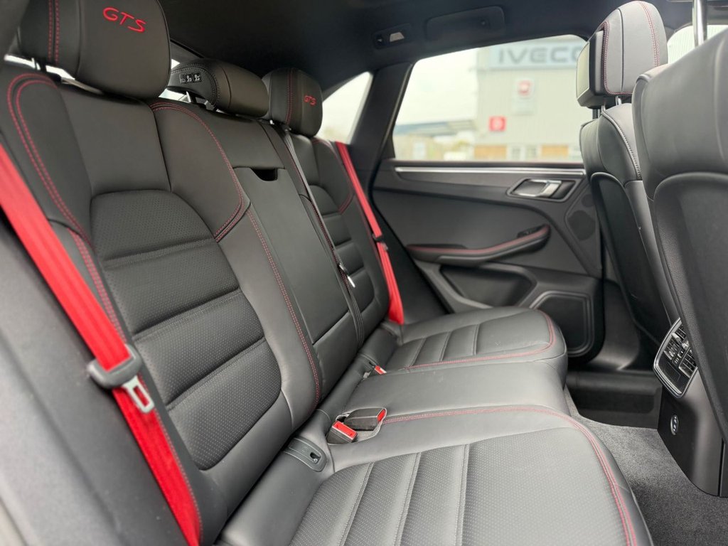 Used Porsche Macan 2020 for sale - 77792304: Photo 33