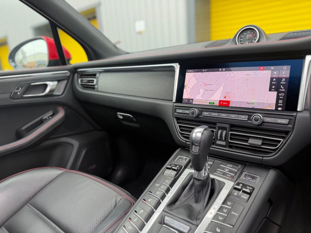 Used Porsche Macan 2020 for sale - 77792304: Photo 36