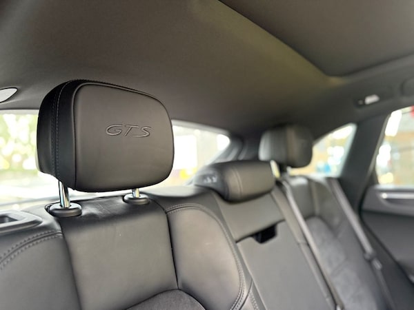 Used Porsche Macan 2021 for sale - 76313043: Photo 17