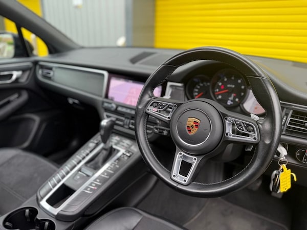 Used Porsche Macan 2021 for sale - 76313043: Photo 25