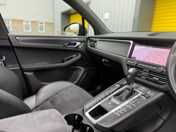 Used Porsche Macan 2021 for sale - 76313043: Photo 26