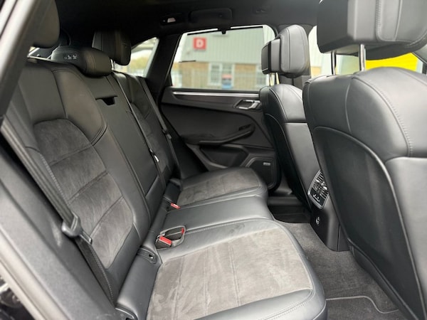 Used Porsche Macan 2021 for sale - 76313043: Photo 27