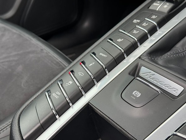Used Porsche Macan 2021 for sale - 76313043: Photo 33