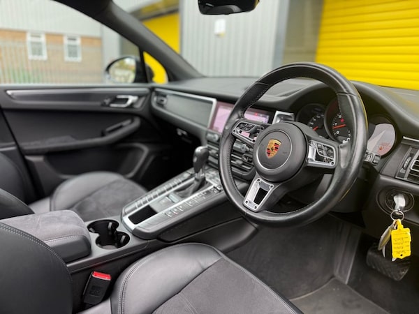 Used Porsche Macan 2021 for sale - 76313043: Photo 34
