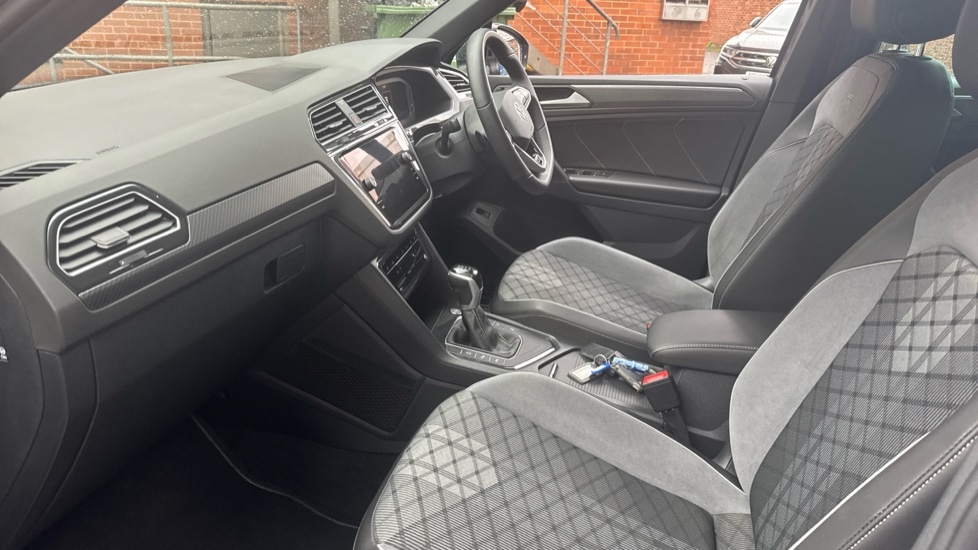 Used Volkswagen Tiguan 2022 for sale - 76766368: Photo 2