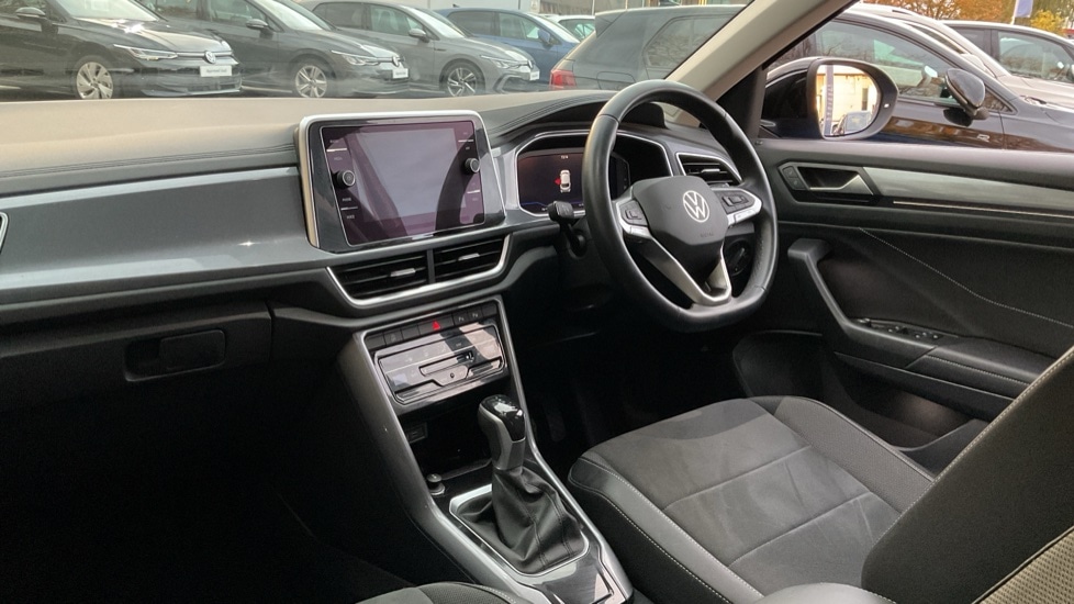 Used Volkswagen T-Roc 2022 for sale - 76635570: Photo 2