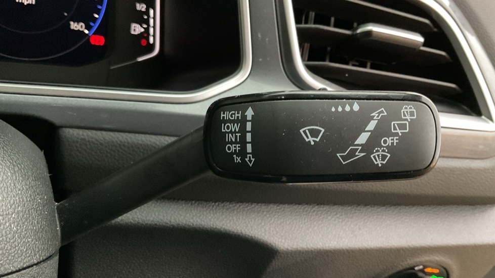 Used Volkswagen T-Roc 2022 for sale - 76635570: Photo 32