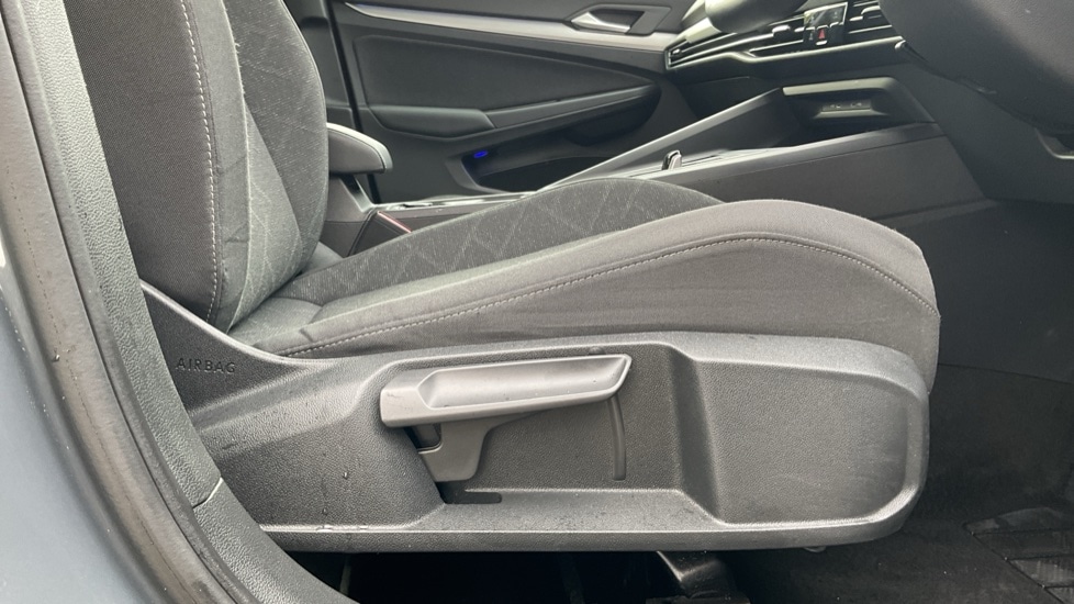 Used Volkswagen Golf 2023 for sale - 76018177: Photo 39