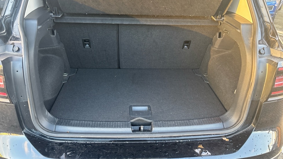 Used Volkswagen T-Cross 2023 for sale - 76851265: Photo 16