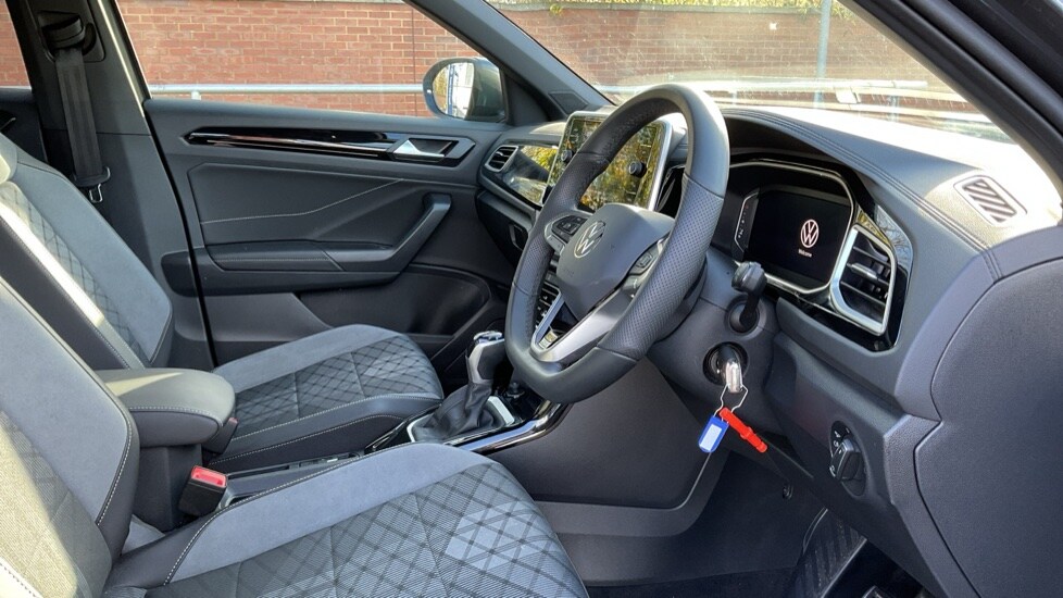 Used Volkswagen T-Roc 2025 for sale - 75522176: Photo 26