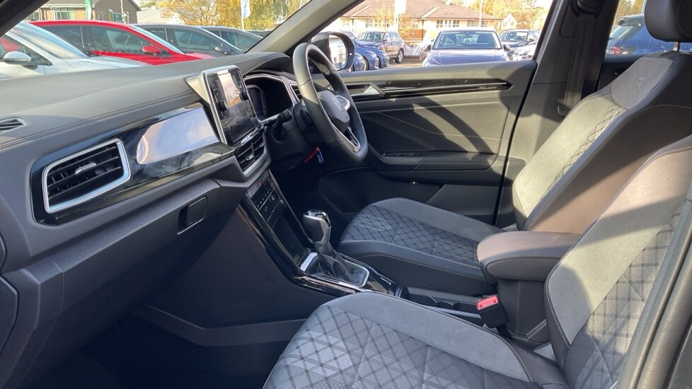 Used Volkswagen T-Roc 2025 for sale - 75522176: Photo 28