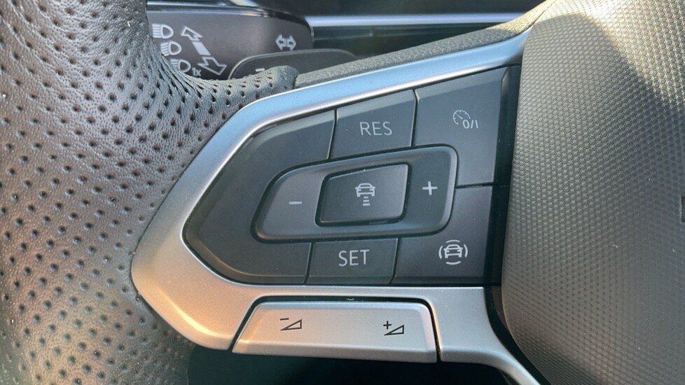 Used Volkswagen T-Roc 2025 for sale - 75522176: Photo 31