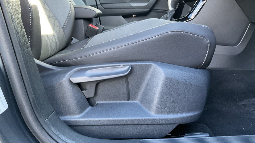 Used Volkswagen T-Roc 2025 for sale - 75522176: Photo 39